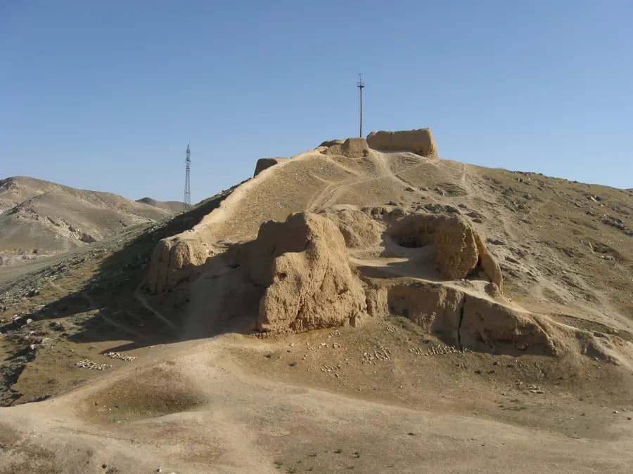 Fortress hill above Nurata
