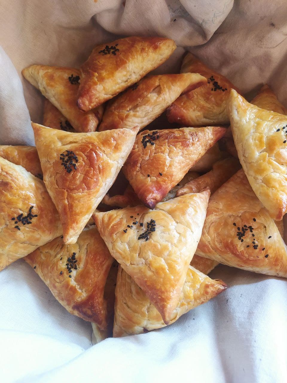 Green somsa filled with spring herbs