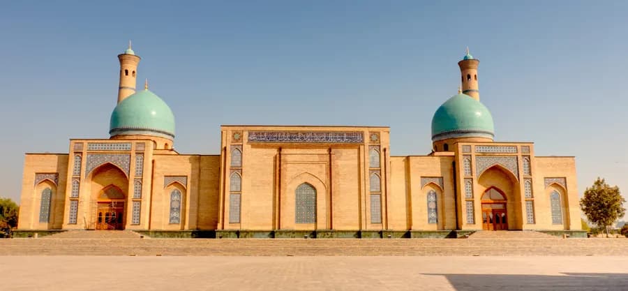 Tea near Hazrati Imam