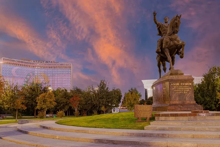 Amir Temur Square