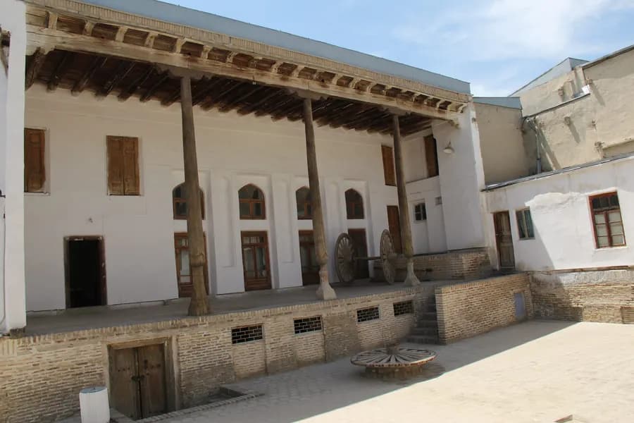 Merchant rooms