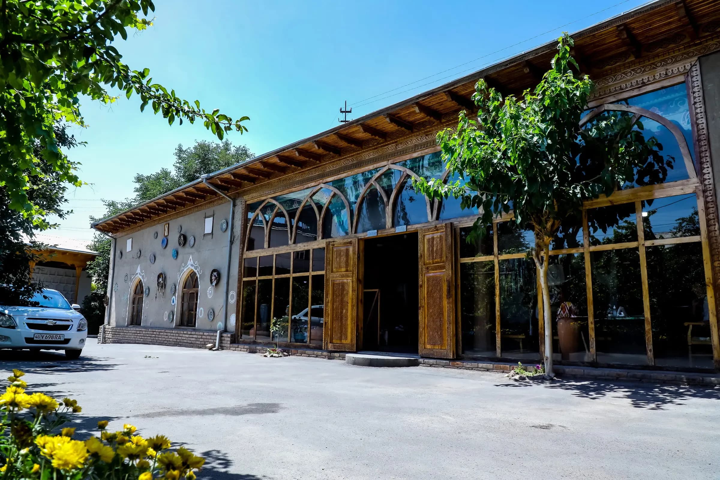 Yodgorlik Silk Factory